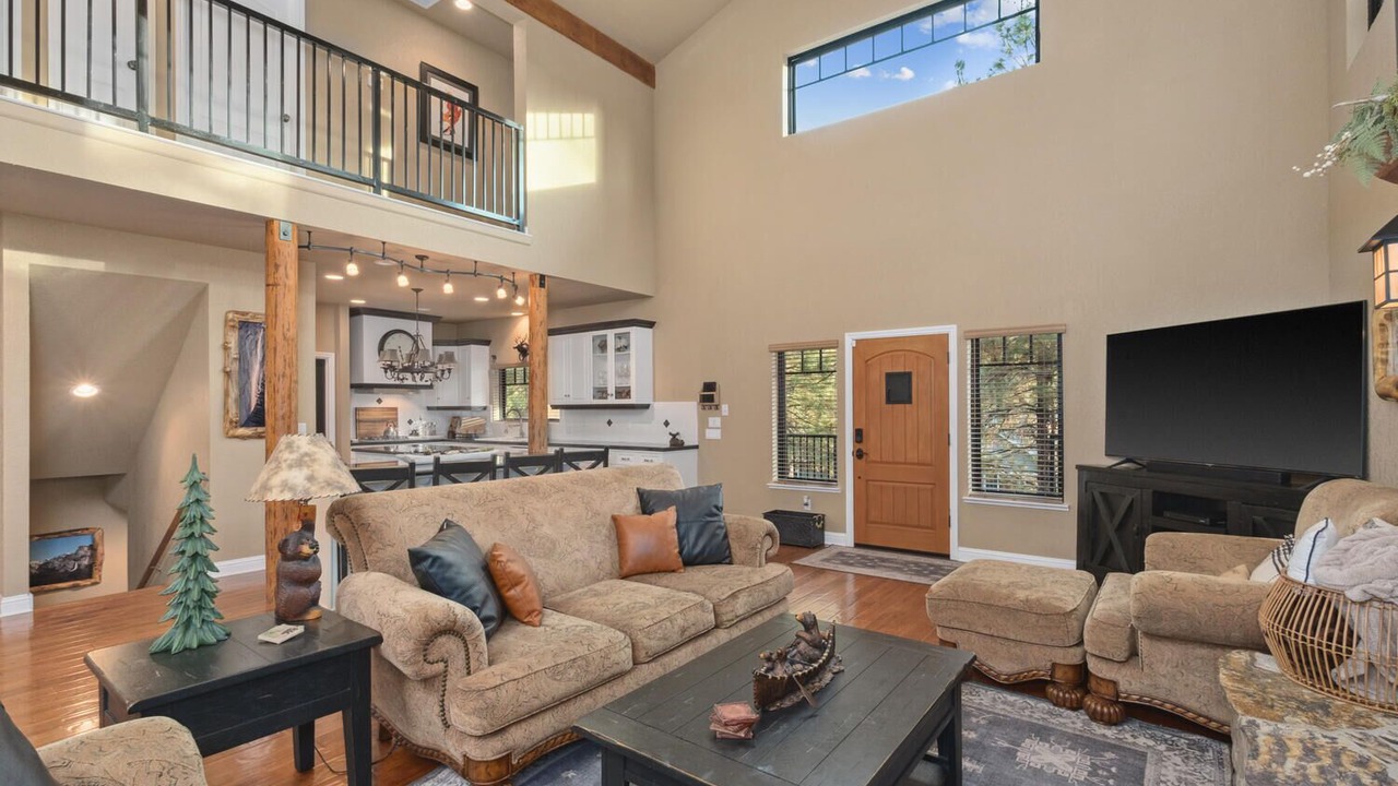 Photo of Livingroom in Bass Lake