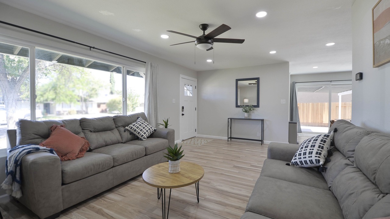 Photo of Livingroom in Los Banos