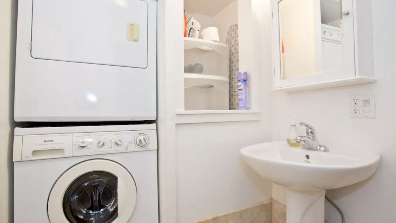 Photo of Bathroom in Panoramic Hill