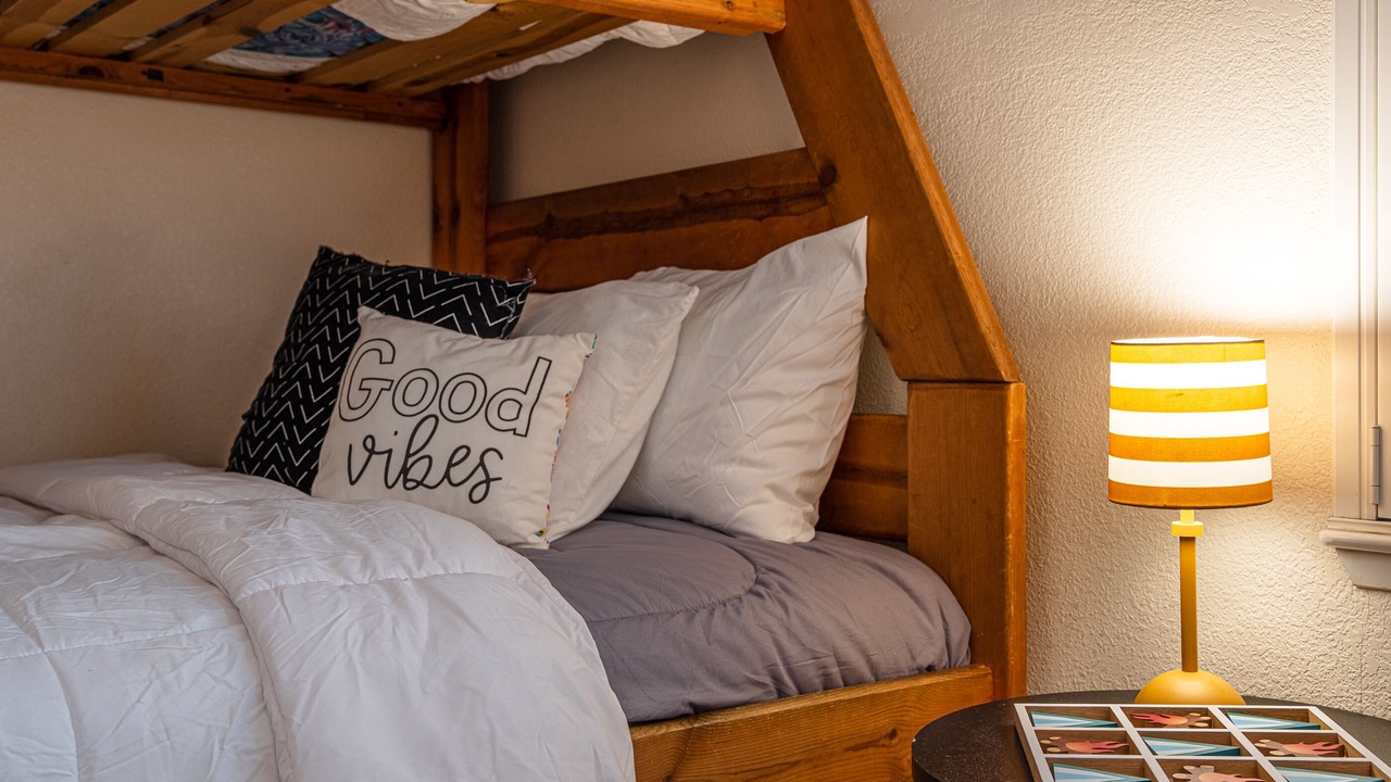 Photo of Bedroom in Groveland