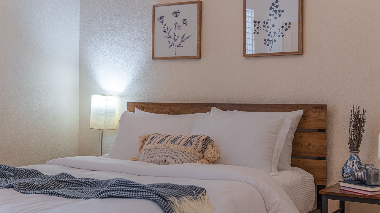 Photo of Bedroom in Groveland
