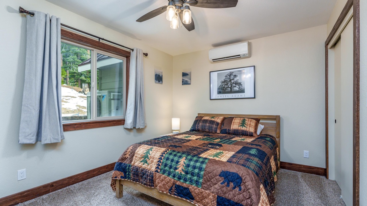 Photo of Bedroom in Yosemite National Park