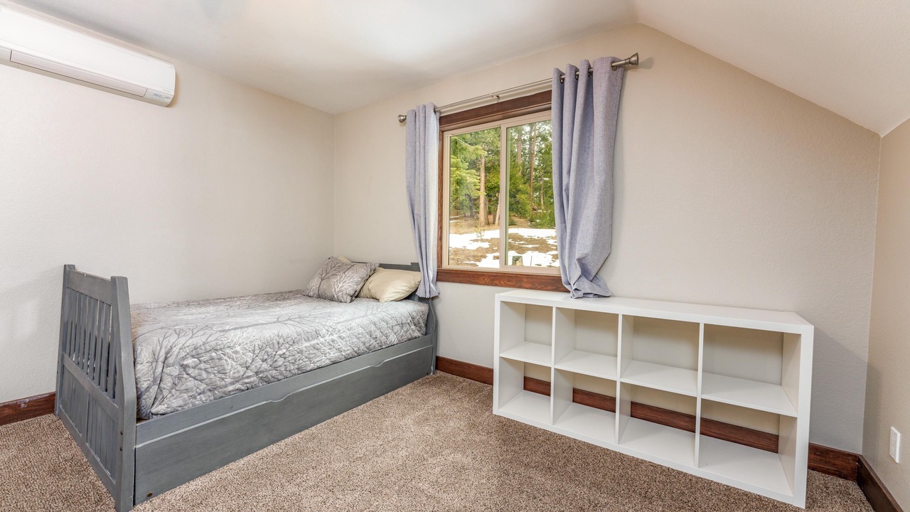 Photo of Bedroom in Yosemite National Park