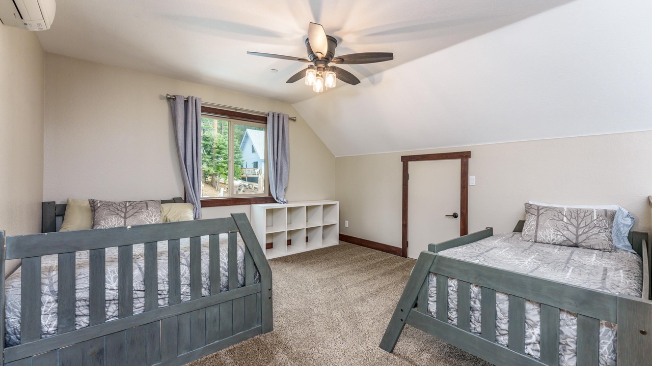 Photo of Bedroom in Yosemite National Park
