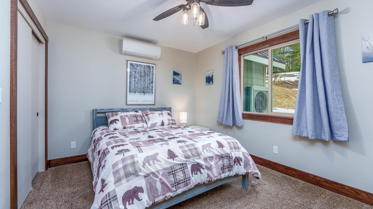 Photo of Bedroom in Yosemite National Park