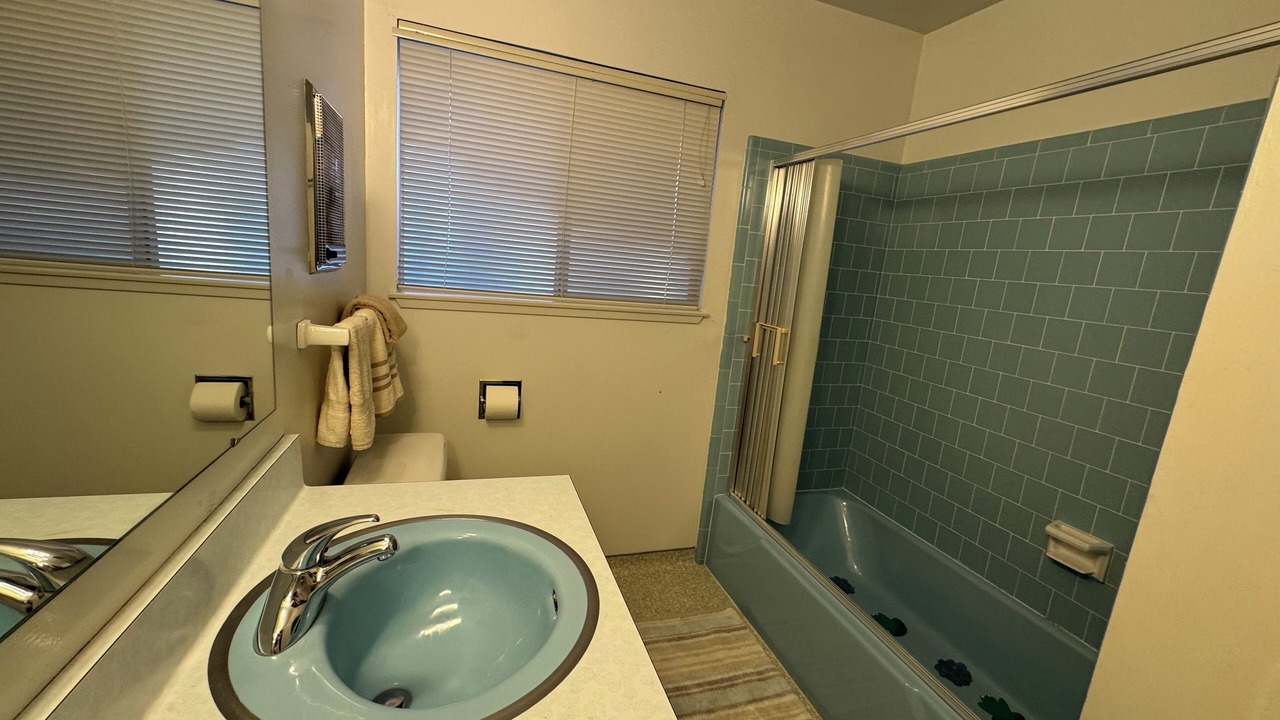 Photo of Bathroom in Strawberry