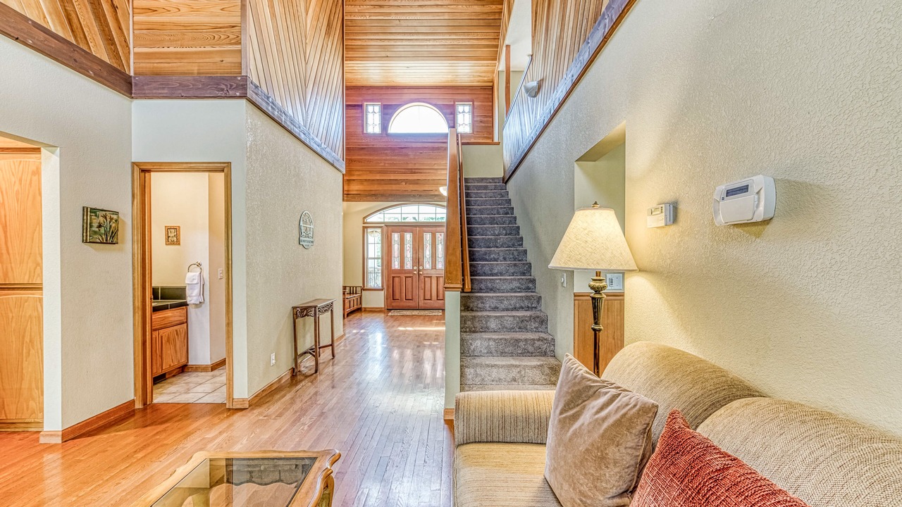 Photo of Livingroom in Cascadel Woods