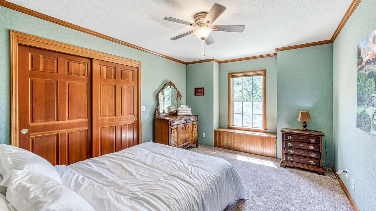 Photo of Bedroom in Cascadel Woods