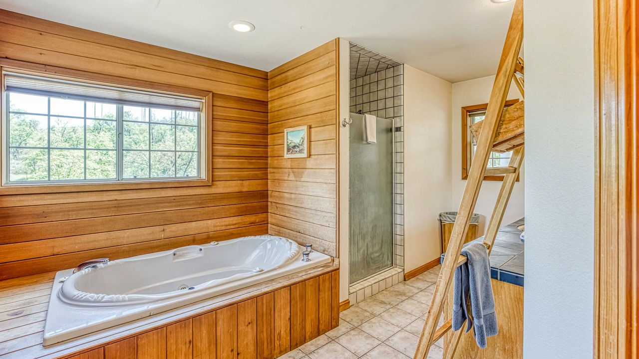 Photo of Bathroom in Cascadel Woods