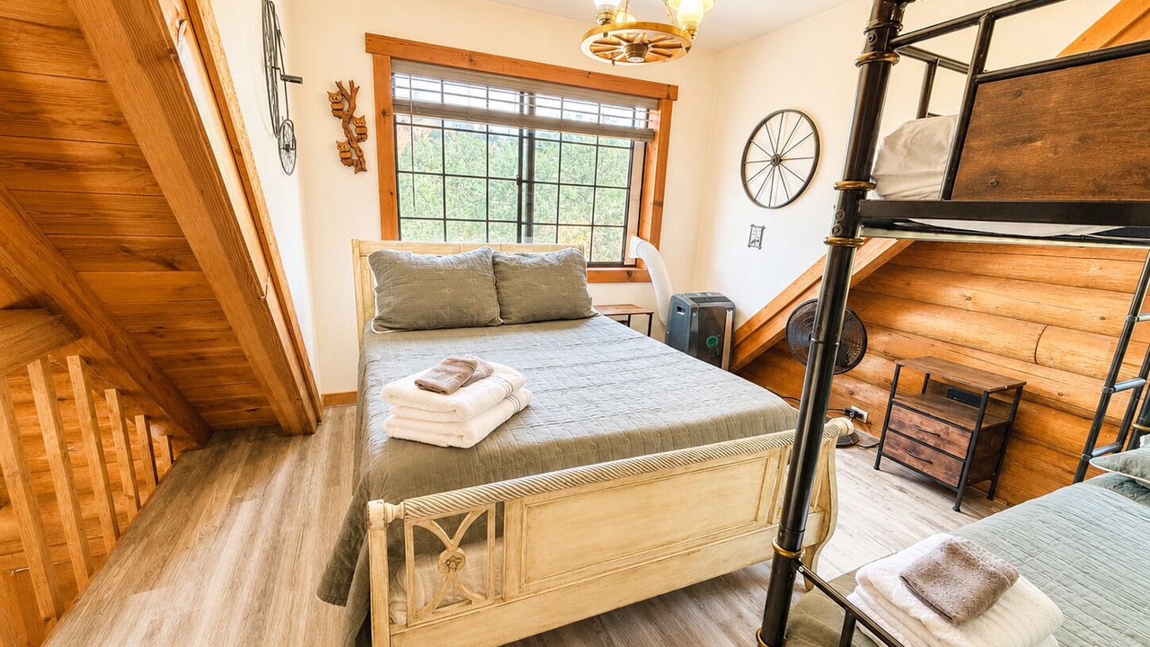 Photo of Bedroom in Bodfish