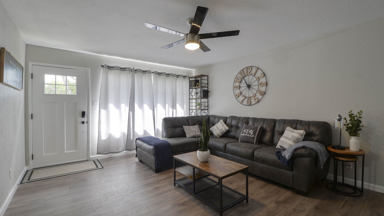 Photo of Livingroom in Los Banos