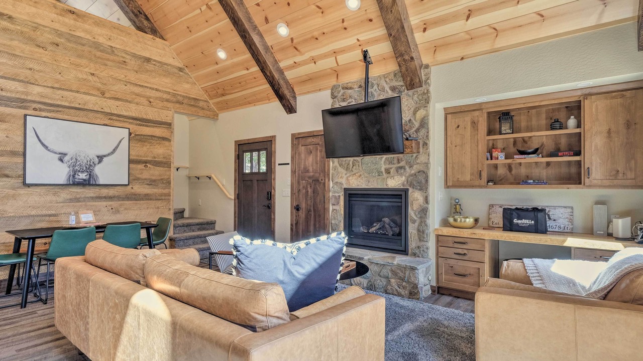 Photo of Livingroom in Mi-Wuk Village