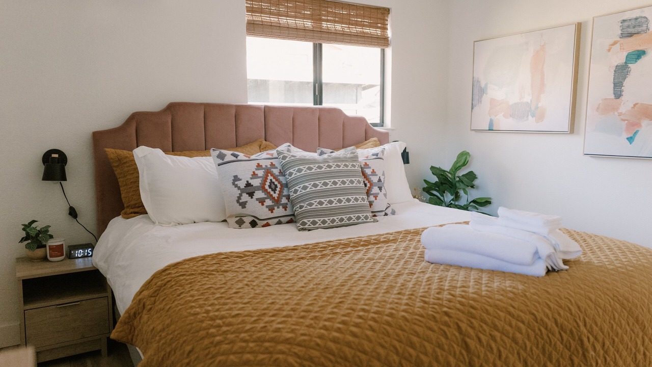 Photo of Bedroom in Groveland