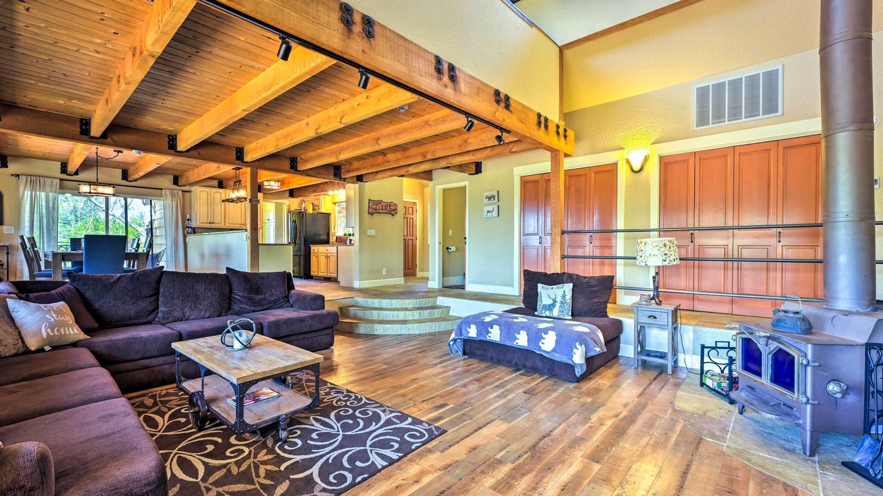Photo of Livingroom in Auberry