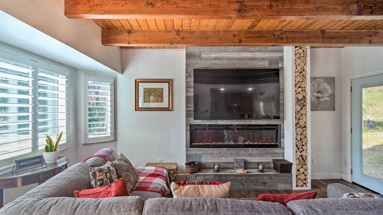Photo of Bedroom in Crestline