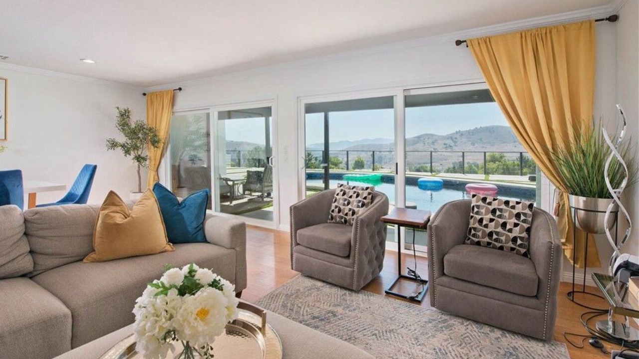Photo of Livingroom in Malibu Canyon