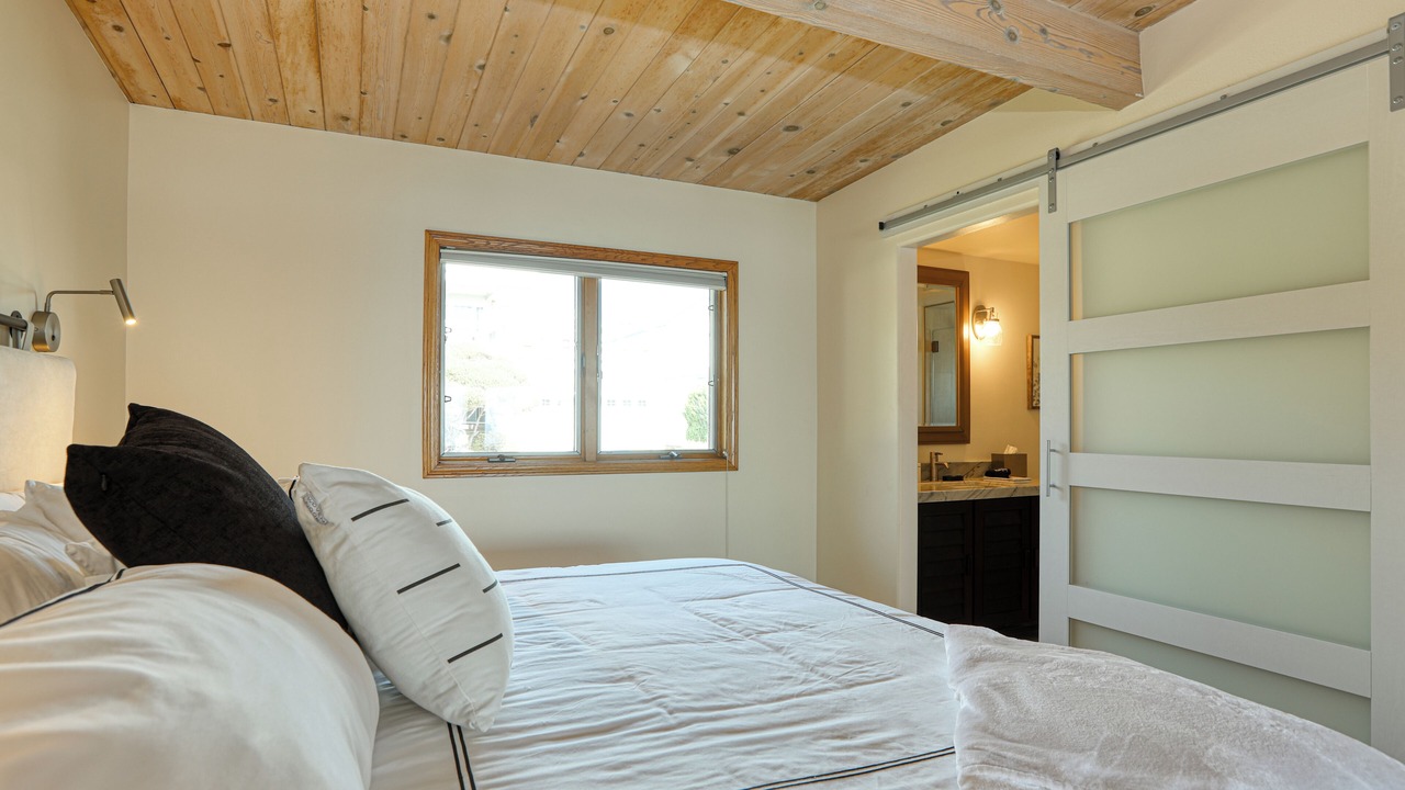 Photo of Bedroom in Marine Terrace
