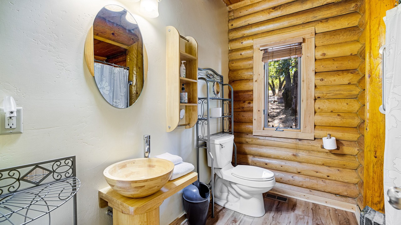 Photo of Bathroom in Groveland