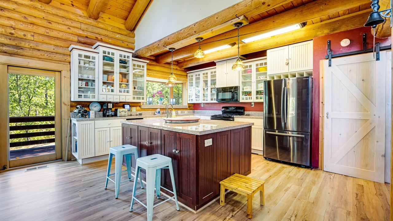 Photo of Kitchen in Groveland