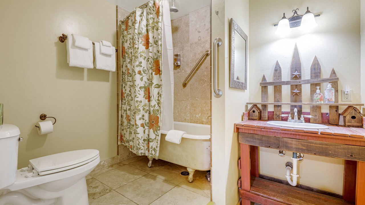 Photo of Bathroom in Groveland