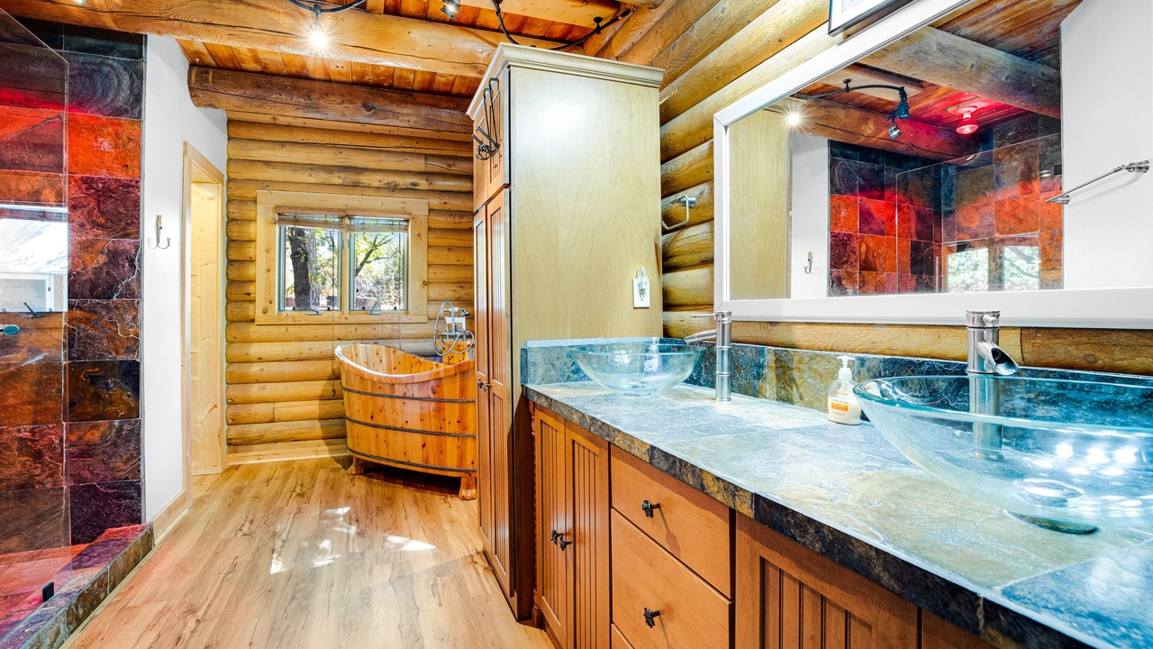 Photo of Bathroom in Groveland