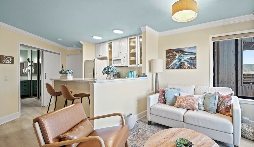 Photo of Livingroom in Monterey
