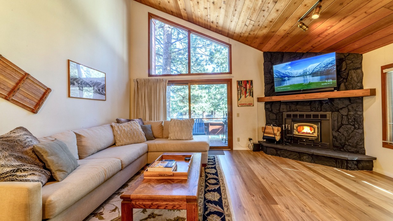 Photo of Livingroom in Mammoth Lakes