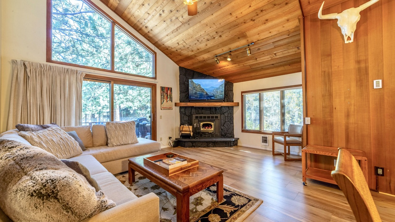 Photo of Bedroom in Mammoth Lakes