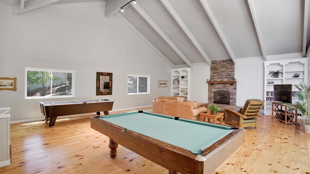 Photo of Livingroom in Groveland