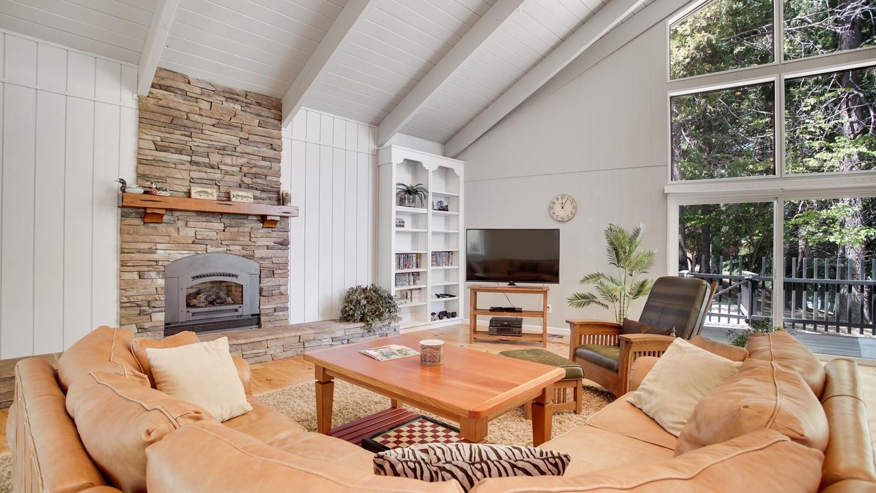 Photo of Livingroom in Groveland
