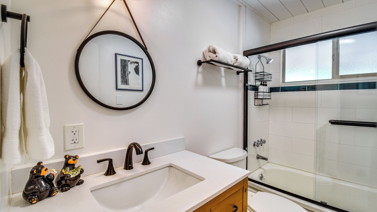 Photo of Bathroom in Strawberry