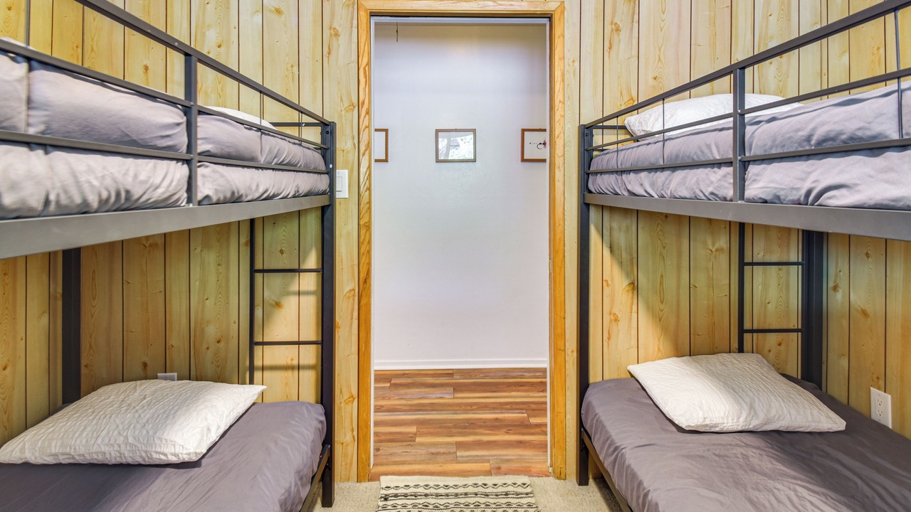 Photo of Bedroom in Strawberry