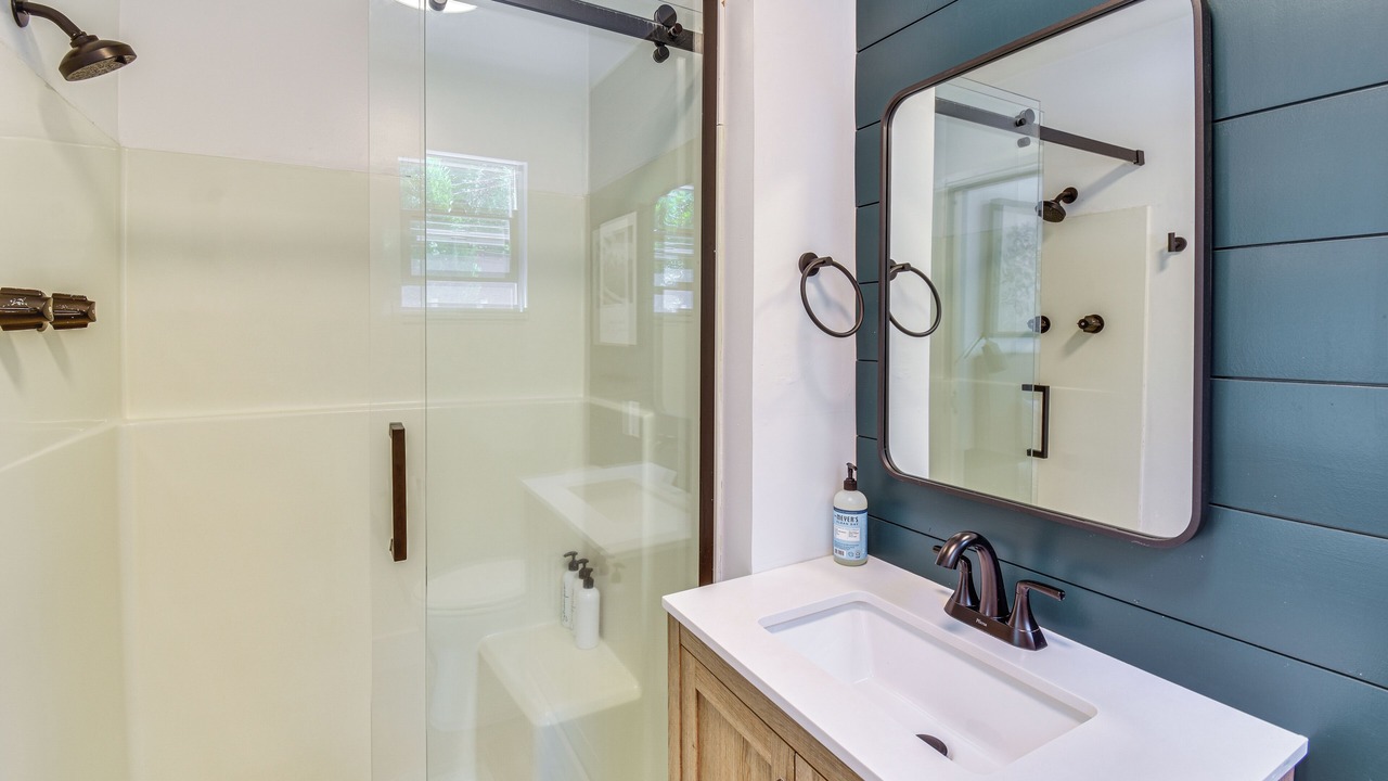 Photo of Bathroom in Strawberry