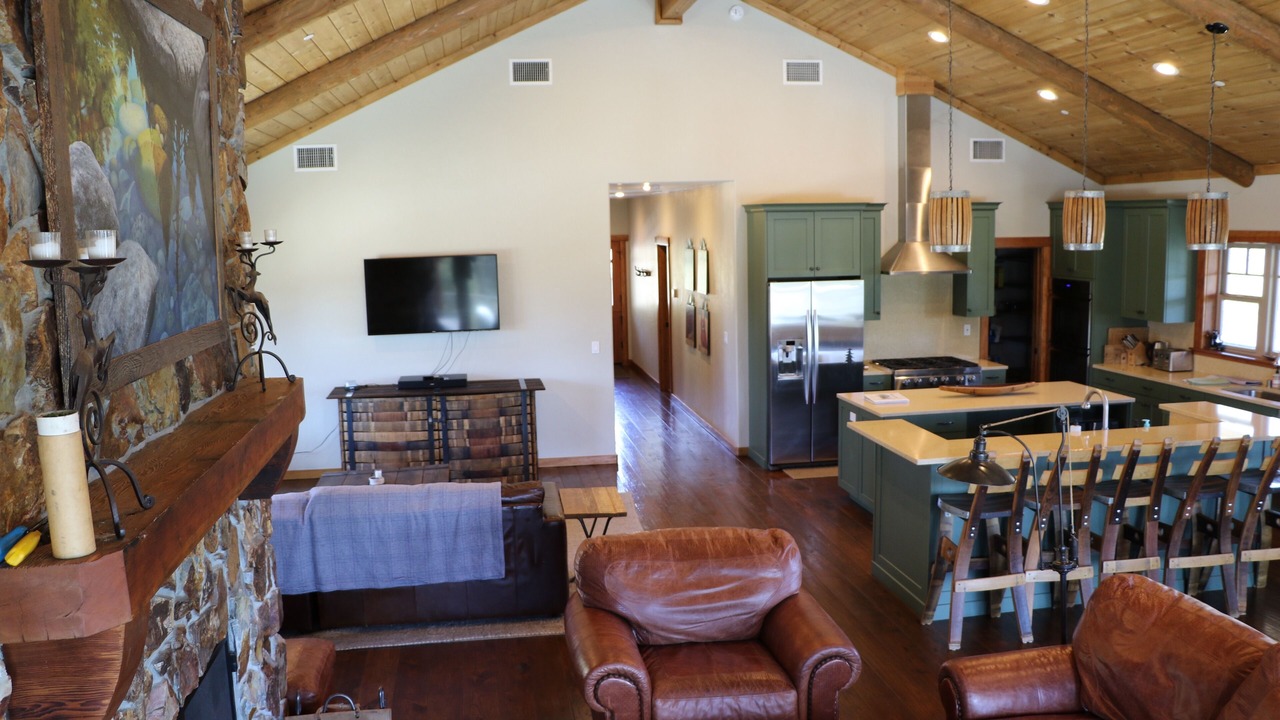Photo of Livingroom in Bass Lake