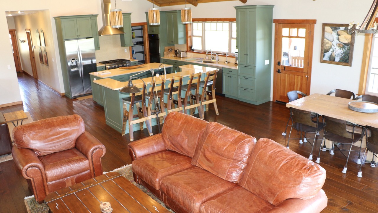 Photo of Livingroom in Bass Lake