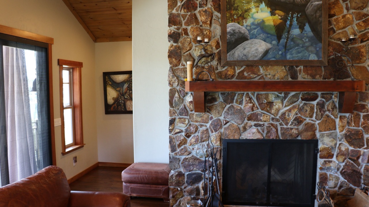 Photo of Livingroom in Bass Lake