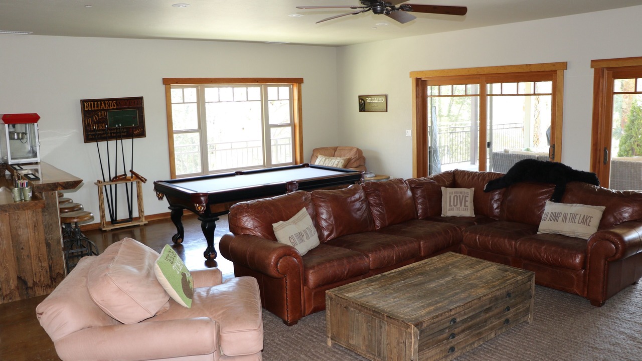 Photo of Livingroom in Bass Lake