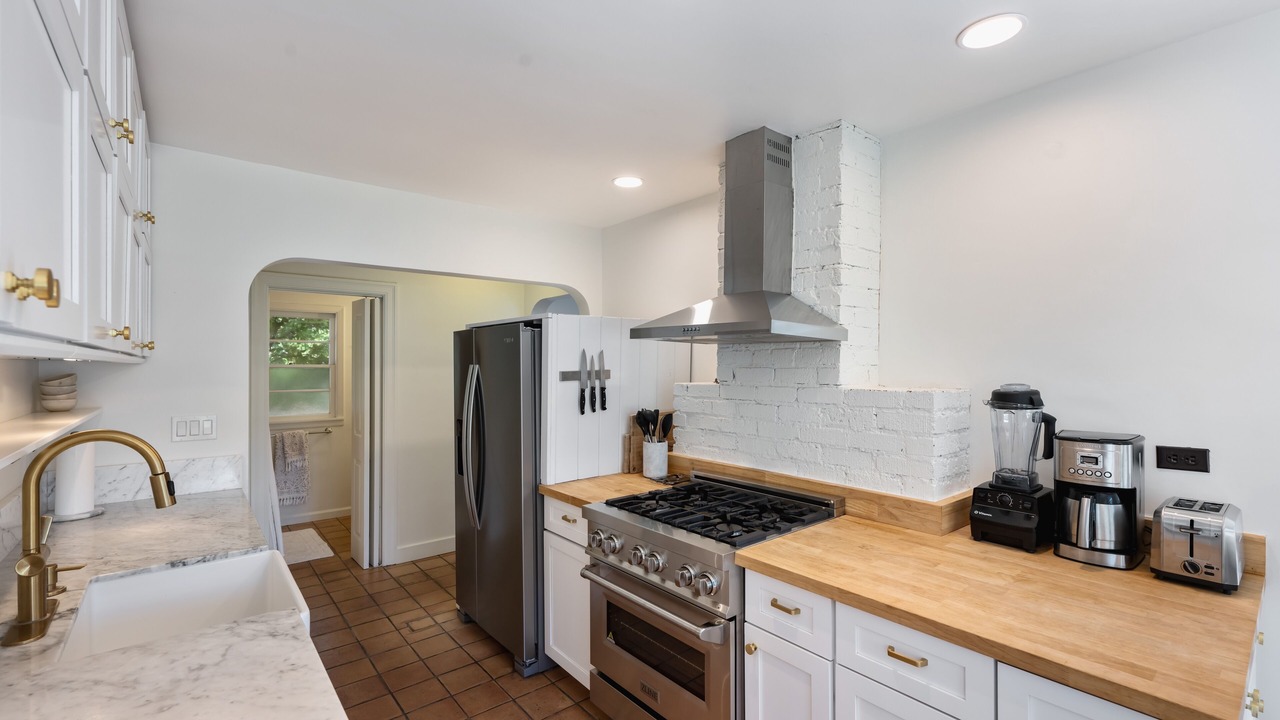 Photo of Kitchen in St. Helena