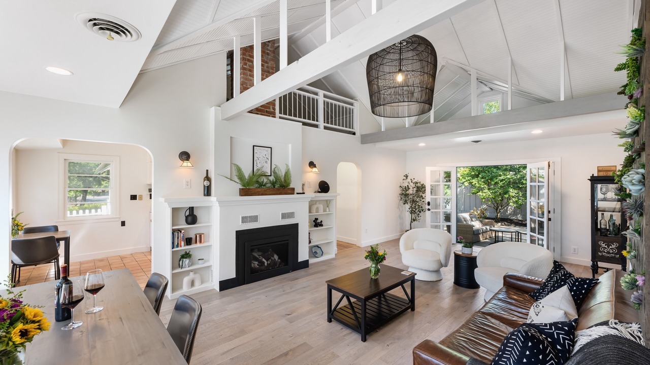 Photo of Livingroom in St. Helena