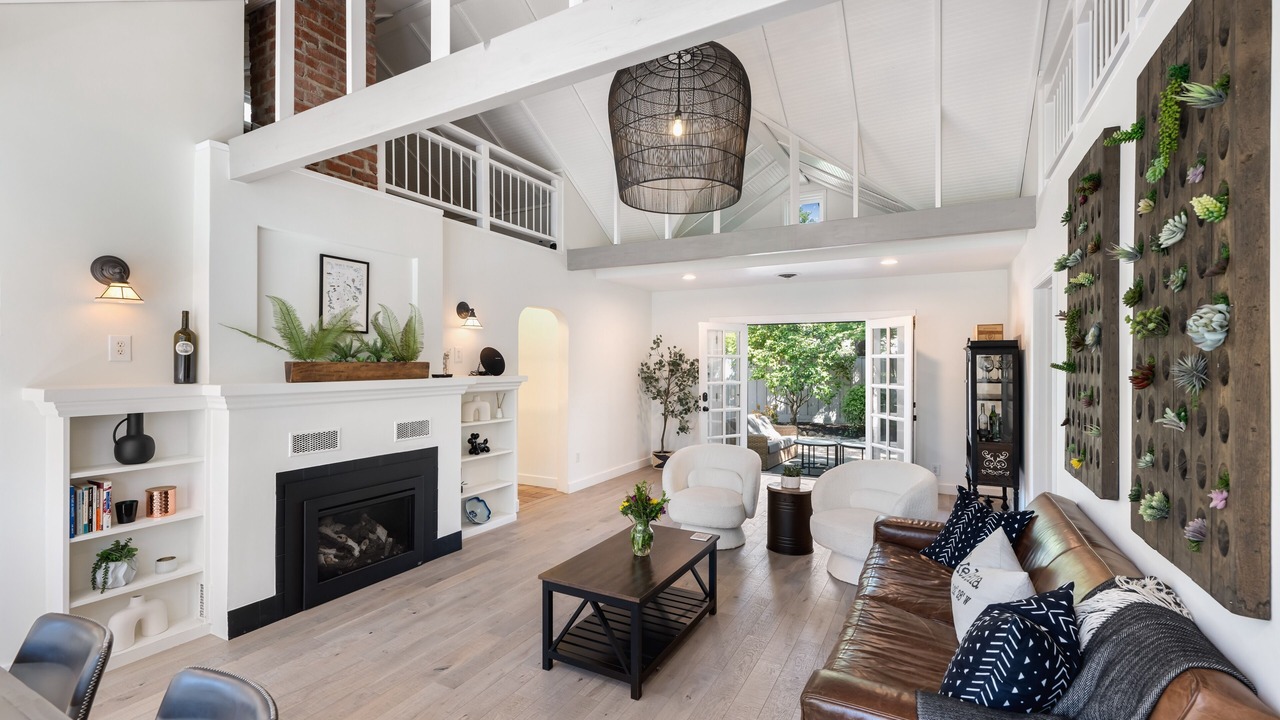 Photo of Livingroom in St. Helena
