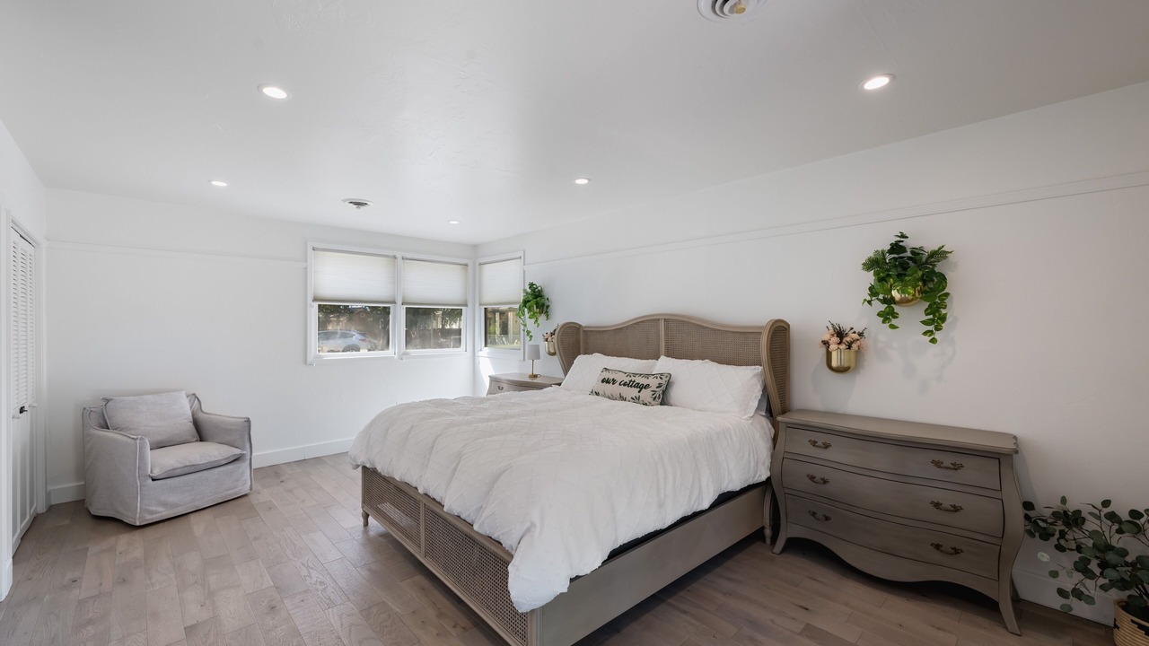 Photo of Bedroom in St. Helena