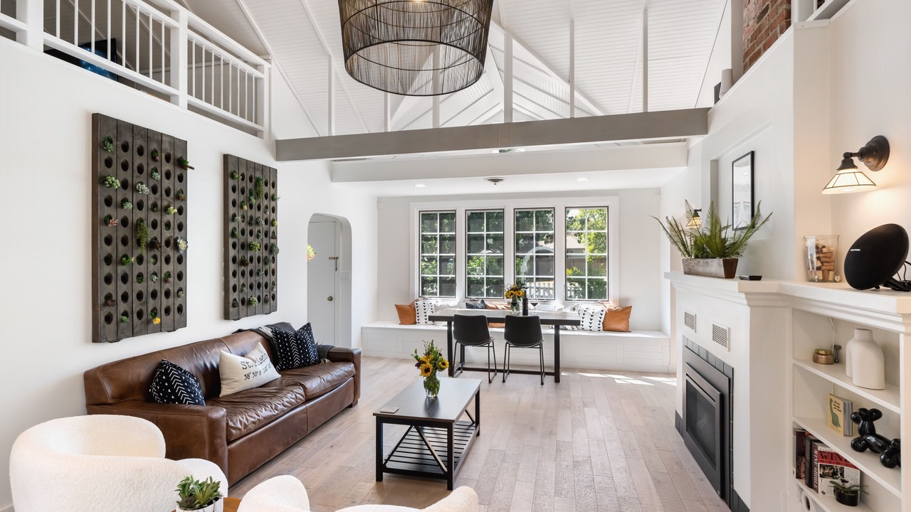 Photo of Livingroom in St. Helena