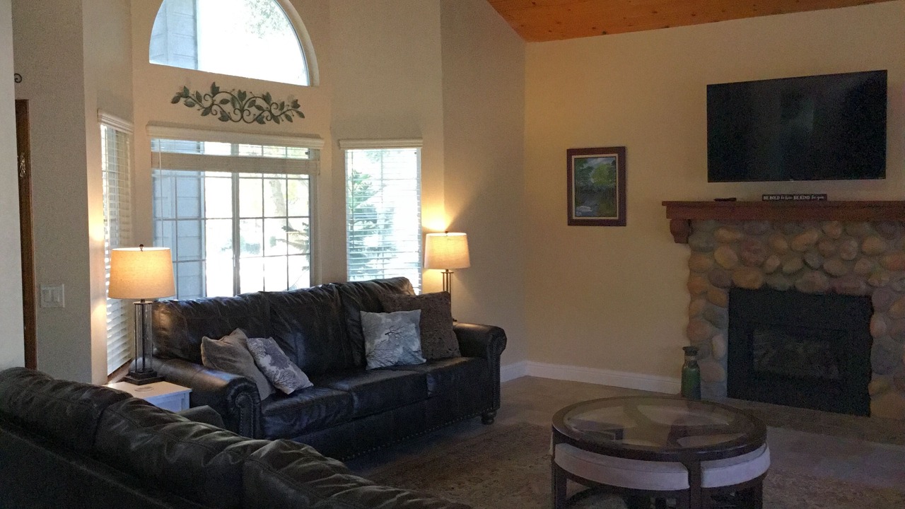 Photo of Livingroom in Three Rivers