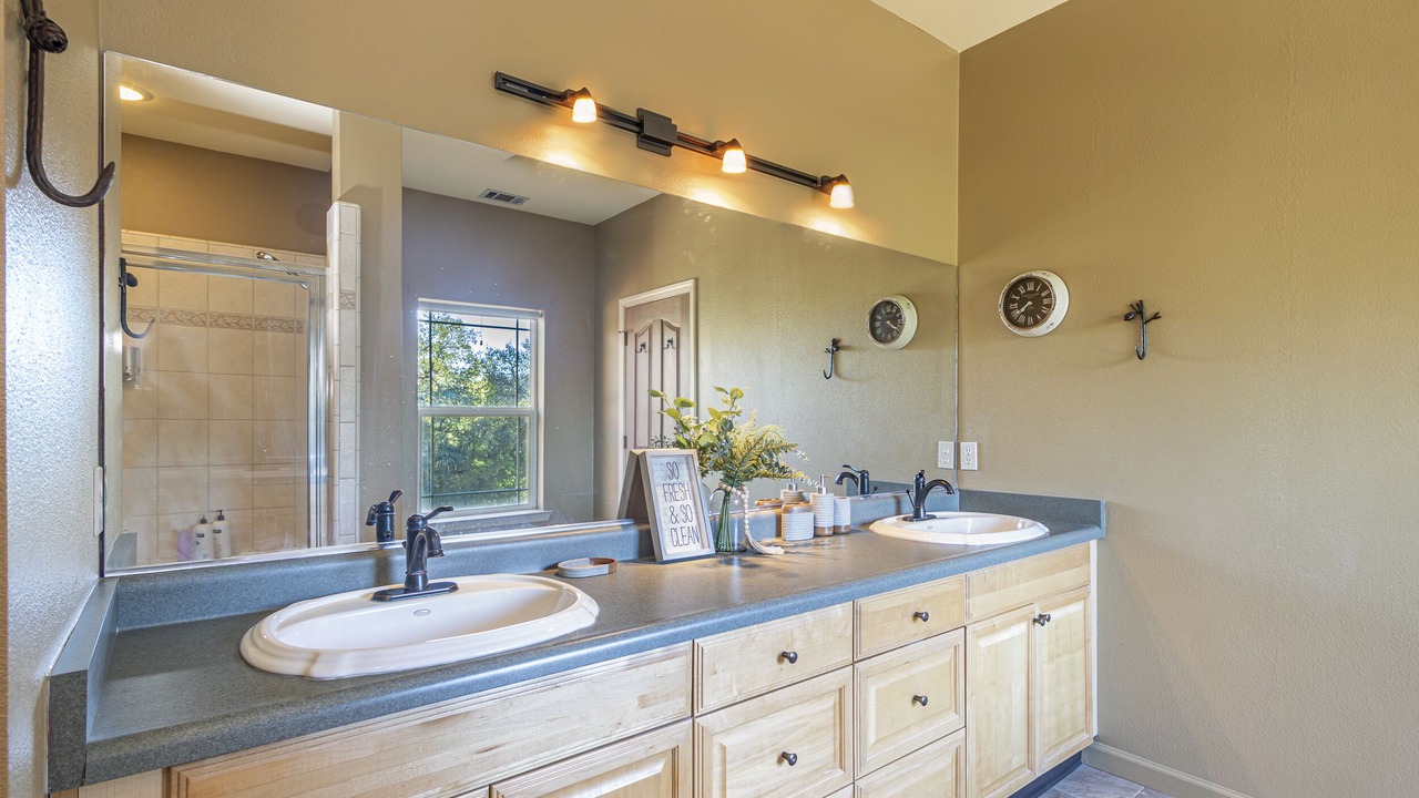 Photo of Bathroom in Oakhurst