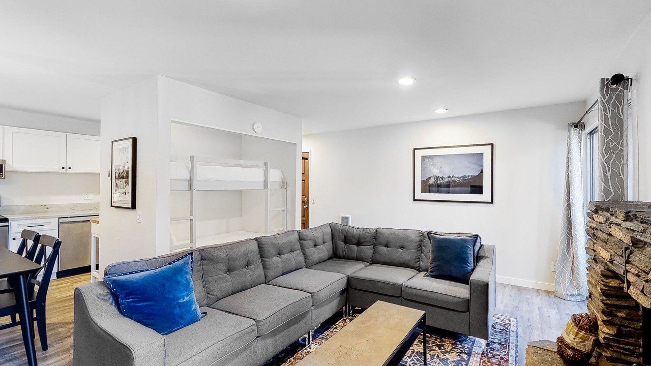 Photo of Livingroom in Mammoth Lakes