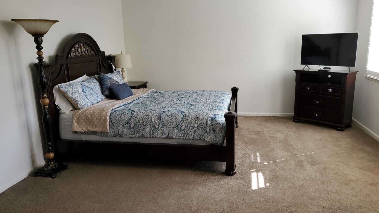 Photo of Bedroom in Raisin