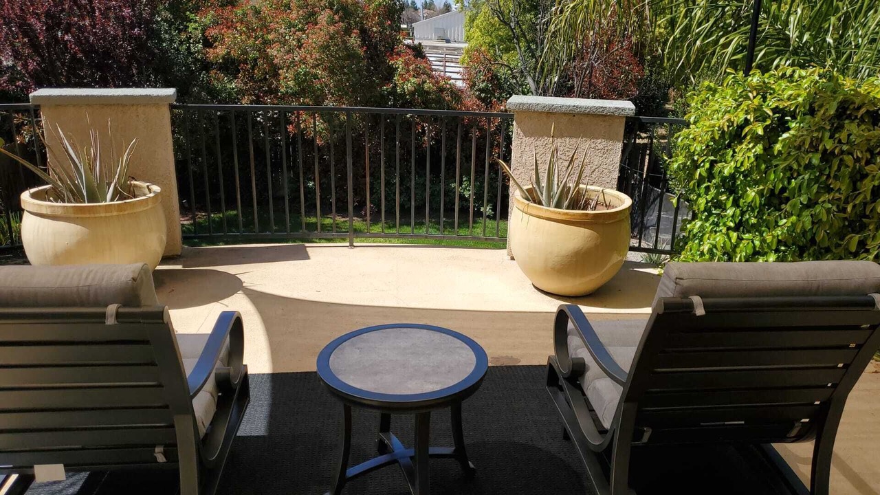 Photo of Patio Balcony in Raisin