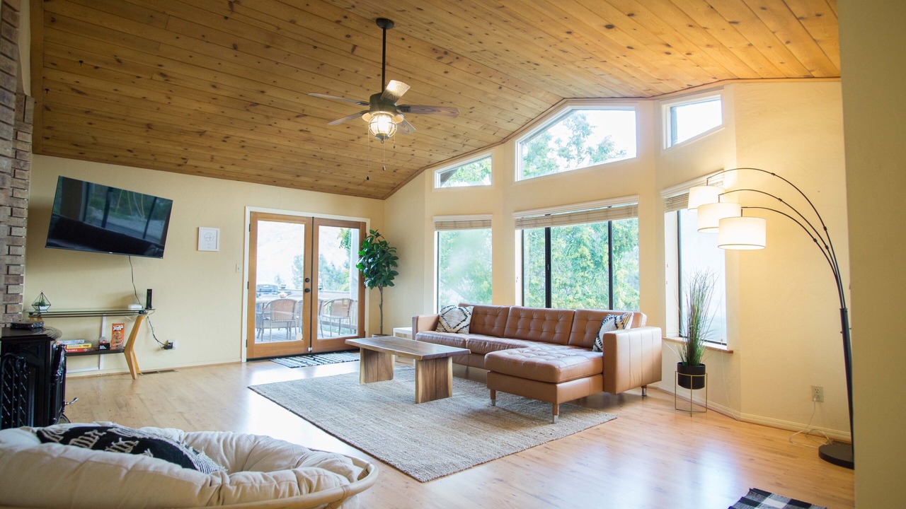 Photo of Livingroom in Kernville