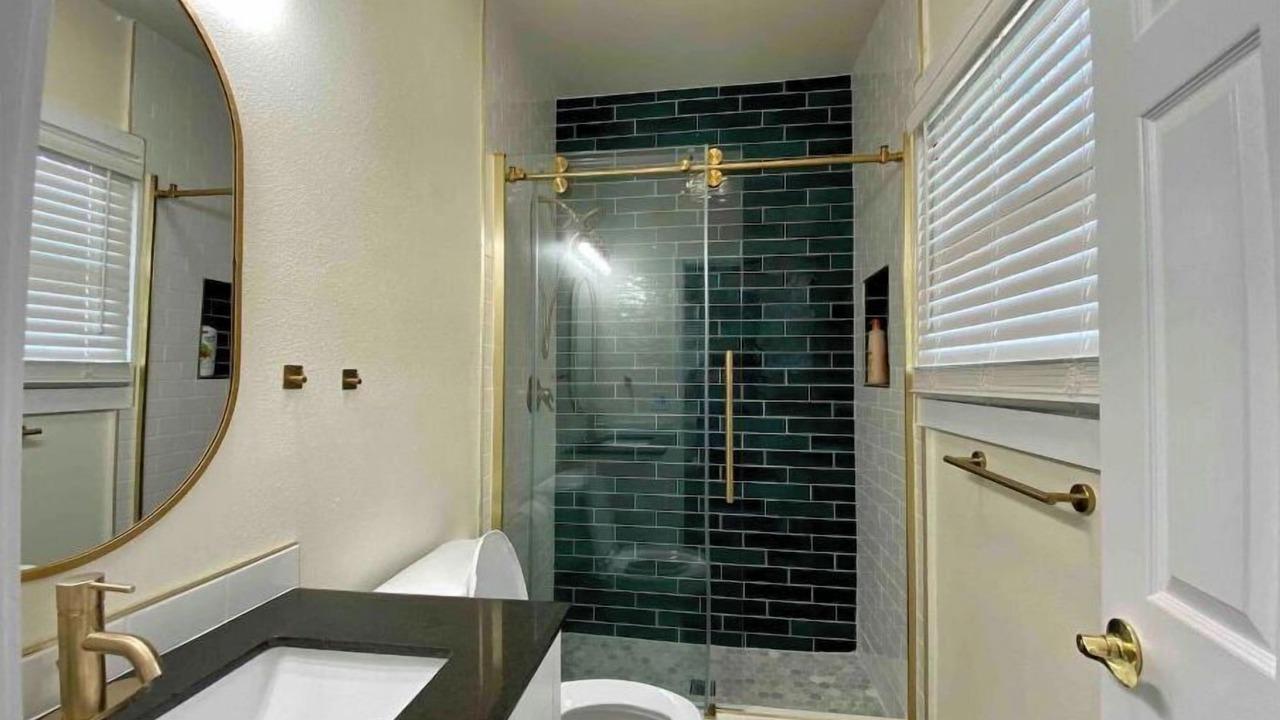 Photo of Bathroom in Tower District