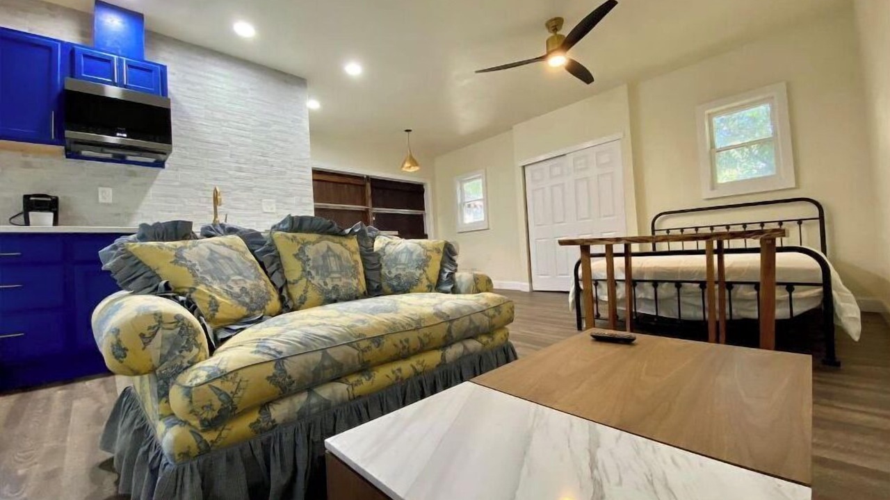 Photo of Livingroom in Tower District